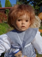 /album/franziska-goebel-artis-orbis-porzellan-puppe-design-rosemarie-anna-muller-sberatelska-autorska-panenka-nemecko/franziska-rosemarie-anna-muller-panenka-z-porcelanu-gobelit-s-textilnim-telem-goebel-artis-orbis-sberatelska-znackova-nemecka-autorska-babika-panenkov-R-11-jpg/
